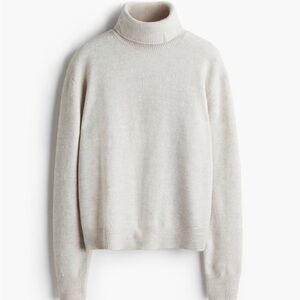 H&M NWT Women's Cream Turtleneck Sweater